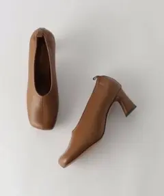 レザーパンプス スクエアトゥ MOCA/ UINETE ARROWS