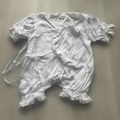 ホワイト リブ編みロンパース フリル付き