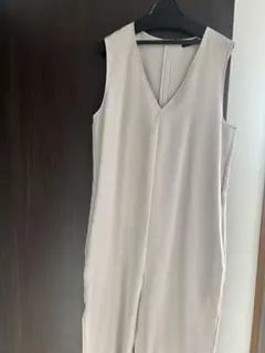 ベージュ Vネック ノースリーブ ロングジャンプスーツ