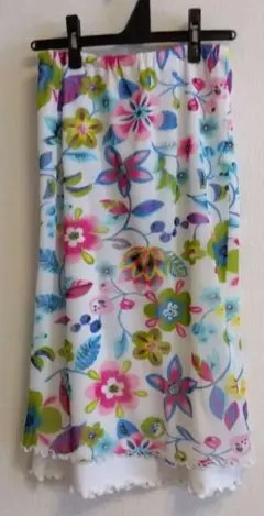 アメリカ製　花柄タイトスカート 　ストレッチ素材　2枚重ね　フリル付き