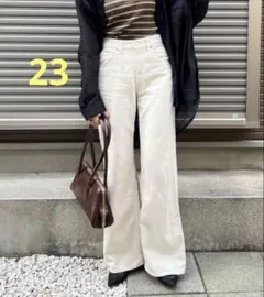 UNIQLO ドレープワイドフレアジーンズ 23