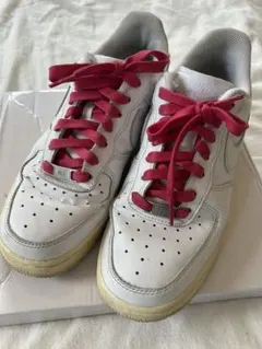 NIKE AIR FORCE 1 ホワイト スニーカー