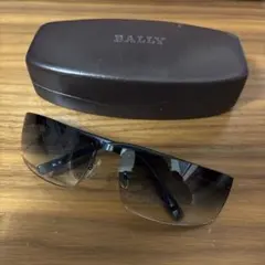 BALLY ネイビーサングラス、ケース付きのサムネイル