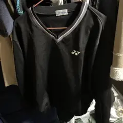YONEX ブラック Vネック セーター