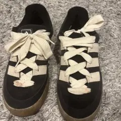 adidas ADIMATIC ブラック ガムソール スニーカー