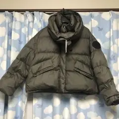 グレー ショート丈 ダウンジャケット