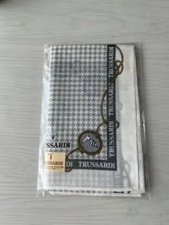 新品未使用　TRUSSARDI ハウンドトゥース柄 ハンカチ