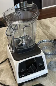 【良品】Vitamix V1200i ホワイト 動作点検・除菌済 新生活に 良品】Vitamix V1200i ホワイト 動作点検・除菌済 - メルカリ