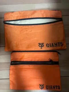 読売GIANTS ロゴ入りオレンジポーチ（計２つ）