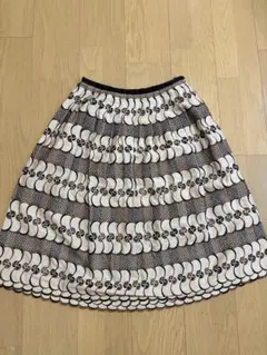 Sally Scott サリースコット 総刺繍 総柄 スカートのサムネイル