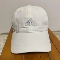adidas ホワイト キャップ ロゴ刺繍