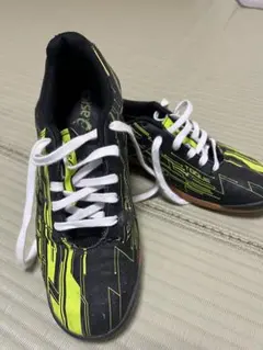 asics フットサルシューズ ブラック/イエロー