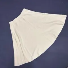 アイボリー 白　フレアスカート ひざ丈　ニット風　プロポーション