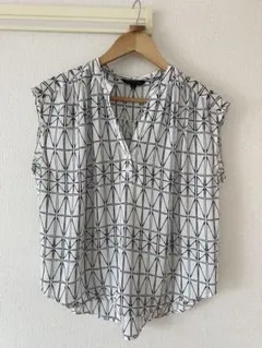 【極美品】BANANA REPUBLIC ノースリーブブラウス 大きめM