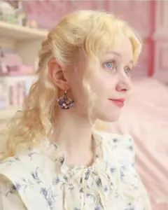 フラワーモチーフ イヤリング 紫と白