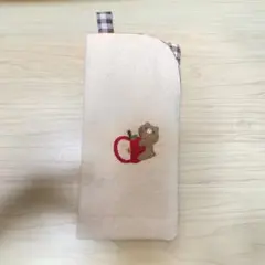 くいしんぼうくまちゃんのメガネケース　手刺繍　ハンドメイド