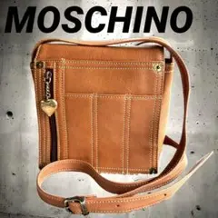 美品 モスキーノフラップレザー ショルダーバッグ ハートゴールド金具 シボ革