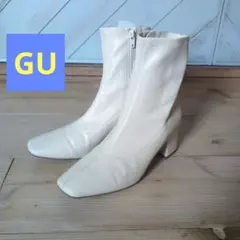 GU　ジーユー　ウルトラストレッチヒールブーツ ホワイト　ショートブーツ　L