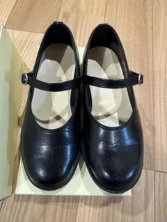 19 ハルタキッズ　リボン付きワンストラップシューズ