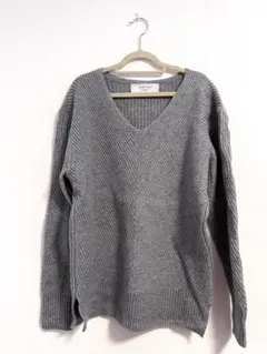 BEAMS LIGHTS ウールグレー Vネックニットセーター