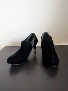 黒 スエード アンクルブーツ 中ヒール