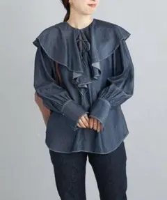 極美品✨定価１.６万❤️　シップス　〈手洗い可能〉デニムフリルブラウス◆のサムネイル