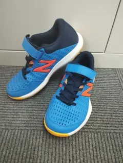 テニスシューズ　ハード　ジュニア　普段使いにも 未使用 スニーカー