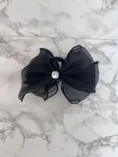 黒のリボン型ヘアクリップ