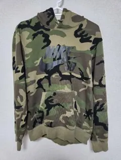ナイキエスビー　NIKESB　カモフラ　パーカー　M
