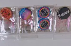 Happiness ミニ缶バッチ