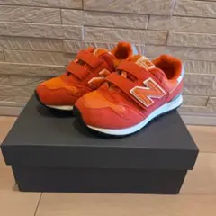 【即決】ニューバランス　スニーカー　17.5cm　オレンジ色