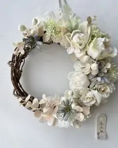 〈風花〉エクリュカラーのクレセントリース・アーティフィシャルフラワー