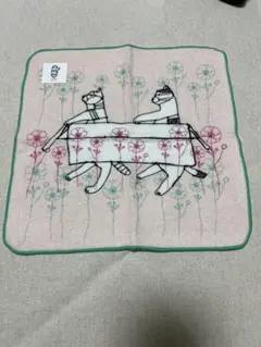 猫と花のデザイン ハンカチ