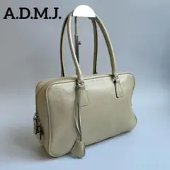 A.D.M.J. スクエア ボストンバッグ カデナ付き シボ革 アイボリーのサムネイル