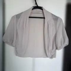 【美品】ベージュ 半袖ボレロ　カーディガン プリーツデザイン