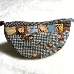 パッチワークデザインの布製ポーチ 10×20cm ハンドメイド　新品未使用