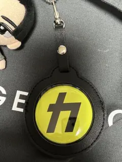 レザー調 缶バッジキーホルダー 新品 SnowMan