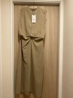 ベージュ Mサイズ zaraワンピース