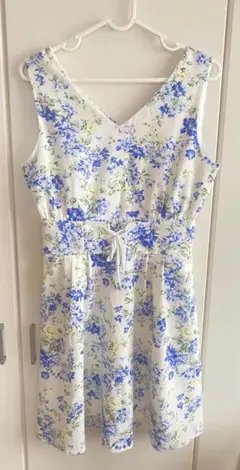 セシルマクビー 花柄ベルトデザインミニワンピース