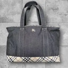 希少✨️ BURBERRY ブラックデニム トートバッグ ノバチェック ホースロゴ 2026年最新】バーバリー デニム トートバッグの人気アイテム - メルカリ