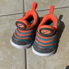 美品♡Nike ダイナモ　11センチ　スニーカー オレンジ/グレー/ターコイズ