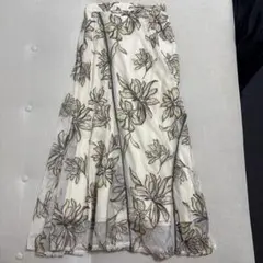 Mystrada フラワー刺繍 フレアスカート ホワイト 34のサムネイル