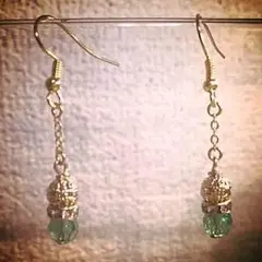 グリーンとゴールドのピアス