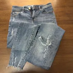 ライトブルー スキニーデニム ダメージ加工