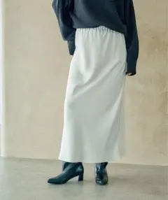 【新品未使用】LEPSIM ストレッチサテンスカート2アイボリー08