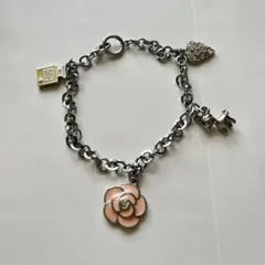 チャーム付きブレスレット