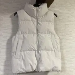 GU 美品　ホワイト (グレージュ)ダウンベストS