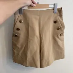 ZARA ベージュ ボタン付きショートパンツ XS