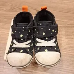 CONVERSE 星柄 ハイカットシューズ。