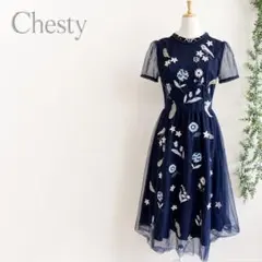 Chesty チェスティ　刺繍 鳥　花チュール ワンピース ネイビー 半袖のサムネイル